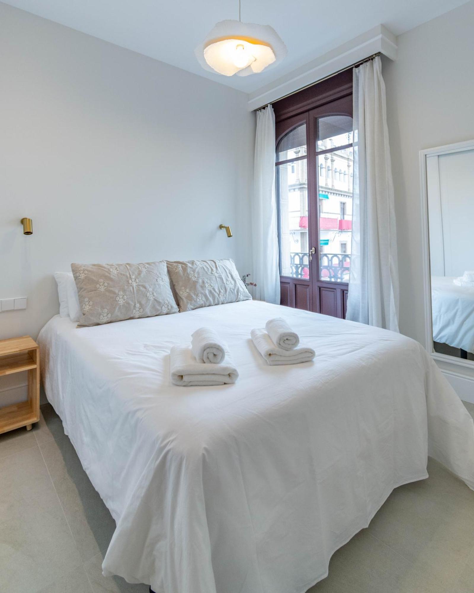 Betis Suites-La Campana Sevilla Bagian luar foto